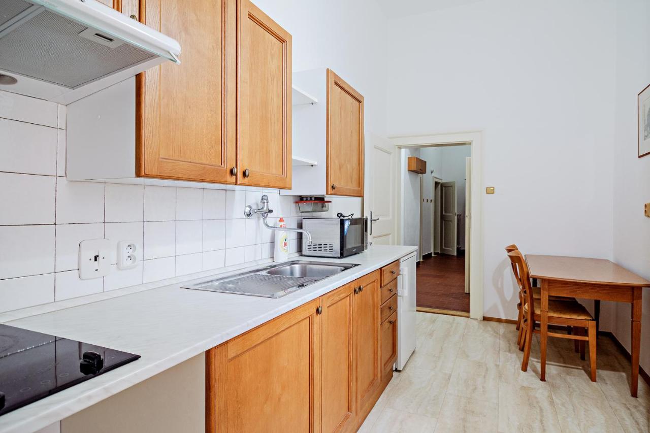 U Cerneho Medveda- At The Black Bear Apartment ปราก ภายนอก รูปภาพ