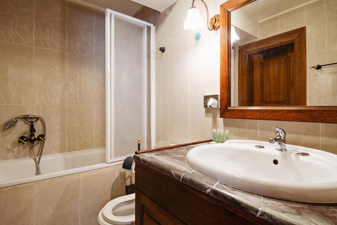 U Cerneho Medveda- At The Black Bear Apartment ปราก ภายนอก รูปภาพ