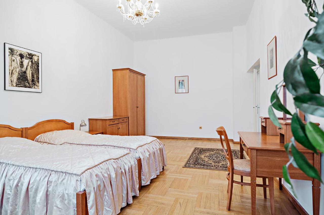 U Cerneho Medveda- At The Black Bear Apartment ปราก ภายนอก รูปภาพ