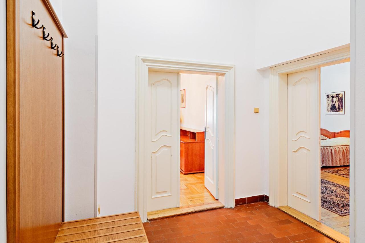U Cerneho Medveda- At The Black Bear Apartment ปราก ภายนอก รูปภาพ
