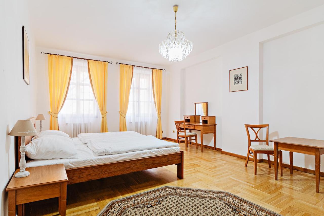 U Cerneho Medveda- At The Black Bear Apartment ปราก ภายนอก รูปภาพ